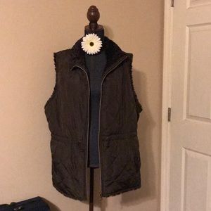 Reversible quilted/fuzzy brown vest